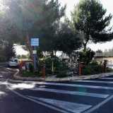 A Santo Spirito, il quartiere pi� settentrionale di Bari, l�iniziativa di uno sparuto gruppo di abitanti ha trasformato una vecchia aiuola semi abbandonata tra via Lucca e via Achille De Pascale in un allegro giardinetto
